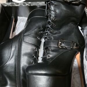 Elegant Black Women's Heeled Boots